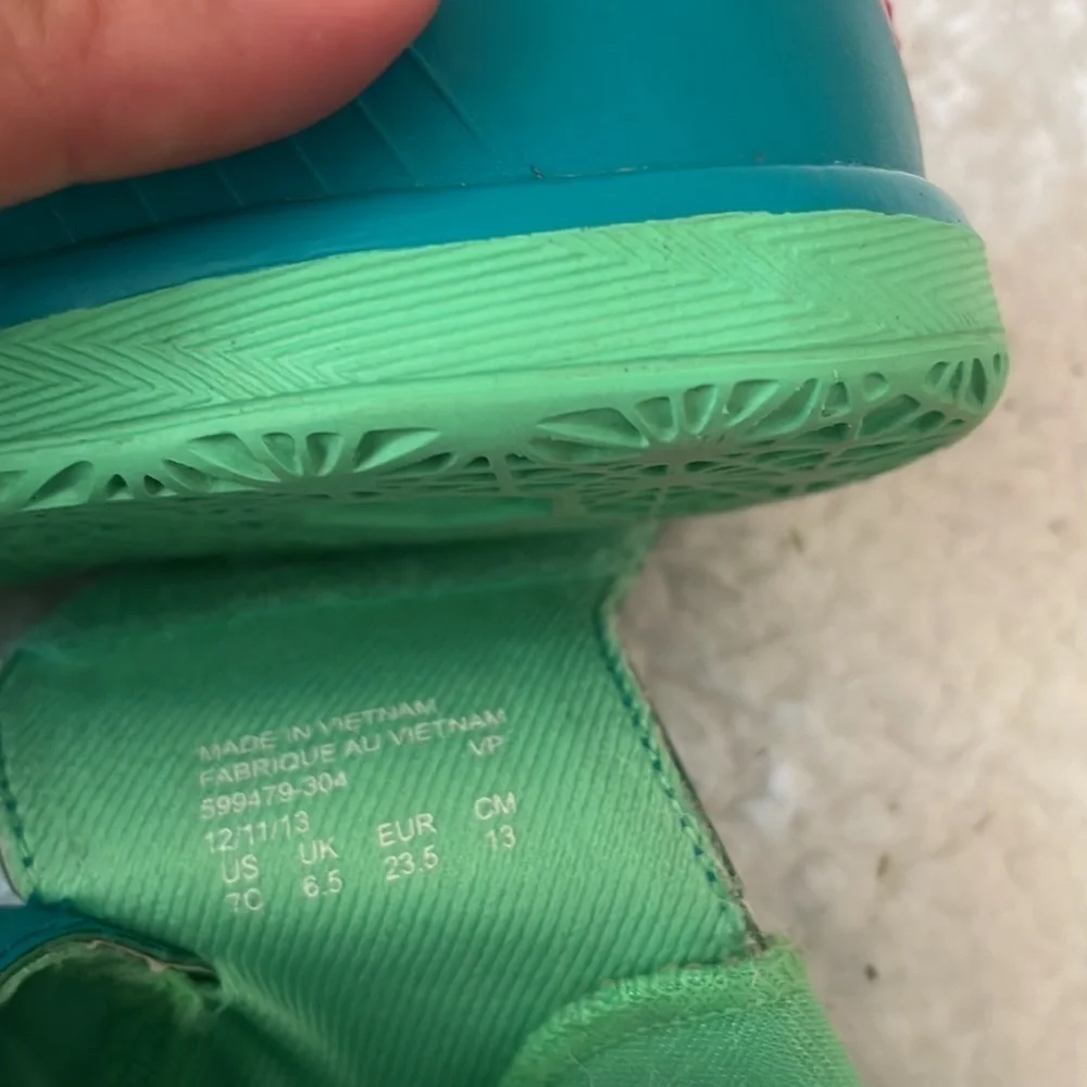 NIKE Sneakers Size 7C